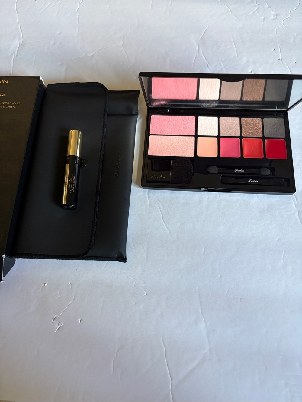 GUERLAIN Paris My Essentials Complete Eyes, Cheeks and Lip Palette - Picture 4 of 5